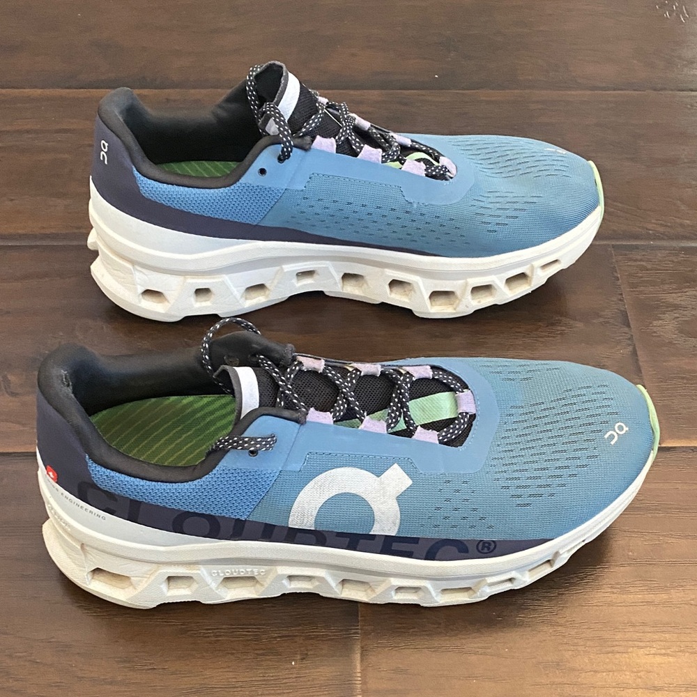 On Cloud lace up sneakers men’s size 10.5 - superfeet insoles -Read description
